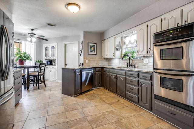 1538 Glenhill Lane, Lewisville, TX 75077