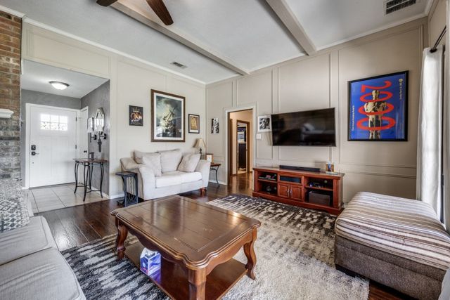 1538 Glenhill Lane, Lewisville, TX 75077