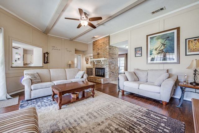 1538 Glenhill Lane, Lewisville, TX 75077