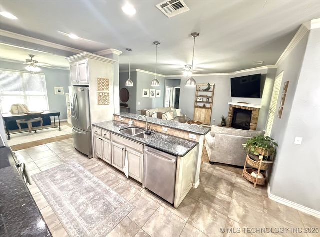 11266 Blackjack Oak Circle, Kingston, OK 73439