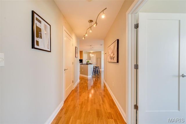 4909 Laclede Avenue 1206, St Louis, MO 63108