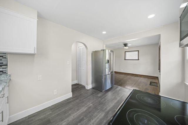 1676 E Lakeview Avenue, Columbus, OH 43224