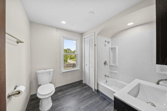 1676 E Lakeview Avenue, Columbus, OH 43224