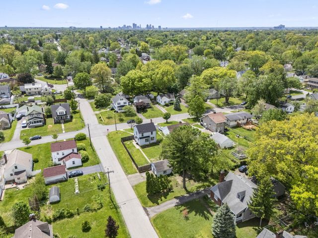 1676 E Lakeview Avenue, Columbus, OH 43224