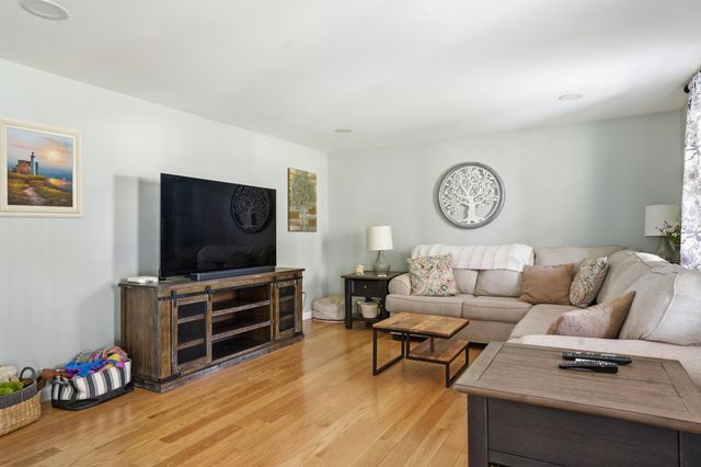 218 Tirrell Hill Road, Goffstown, NH 03045