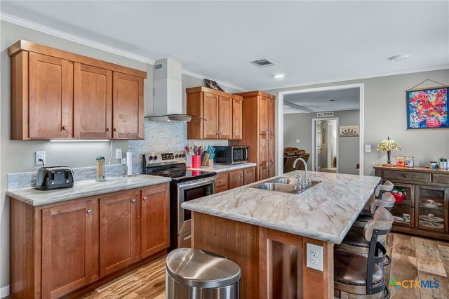 2041 County Road 240, Gonzales, TX 78629