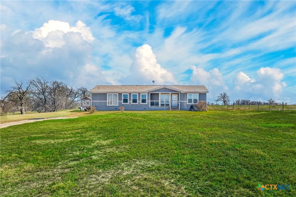 2041 County Road 240, Gonzales, TX 78629
