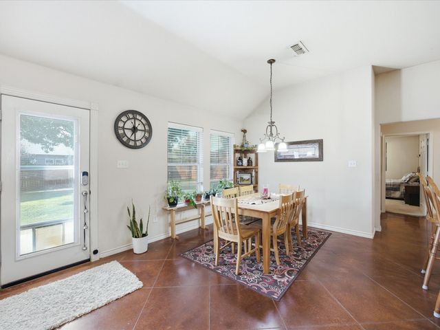 2106 Ridgewood Drive, Bridgeport, TX 76426