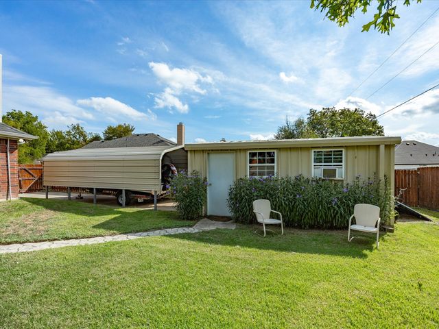 2106 Ridgewood Drive, Bridgeport, TX 76426
