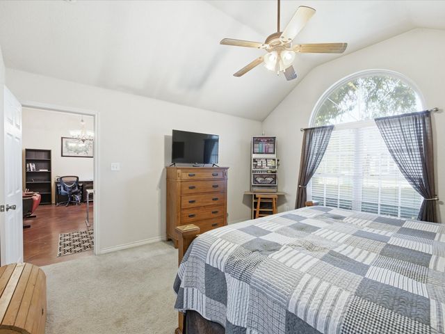 2106 Ridgewood Drive, Bridgeport, TX 76426