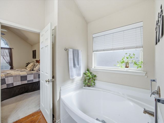 2106 Ridgewood Drive, Bridgeport, TX 76426