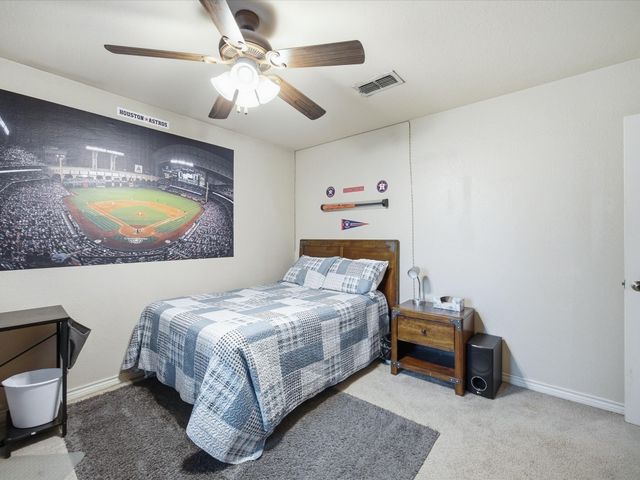 2106 Ridgewood Drive, Bridgeport, TX 76426