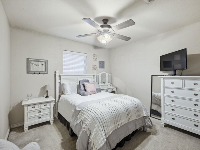 2106 Ridgewood Drive, Bridgeport, TX 76426