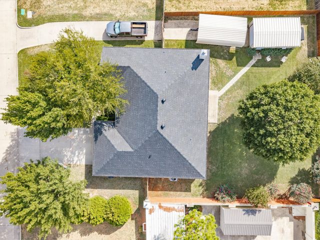 2106 Ridgewood Drive, Bridgeport, TX 76426