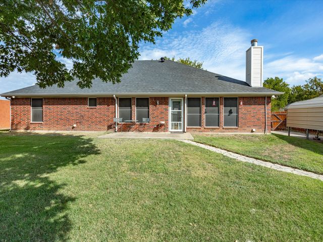 2106 Ridgewood Drive, Bridgeport, TX 76426