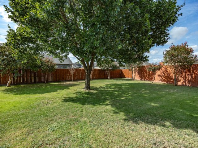 2106 Ridgewood Drive, Bridgeport, TX 76426