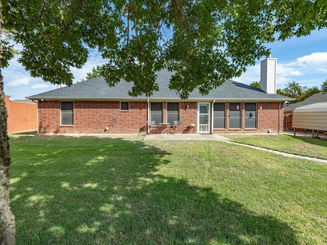 2106 Ridgewood Drive, Bridgeport, TX 76426