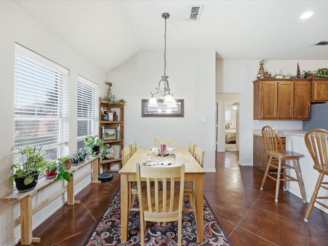 2106 Ridgewood Drive, Bridgeport, TX 76426