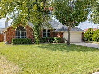 2106 Ridgewood Drive, Bridgeport, TX 76426