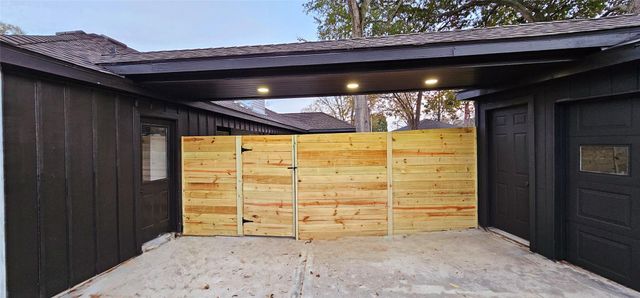 18630 Prince William Lane, Houston, TX 77058