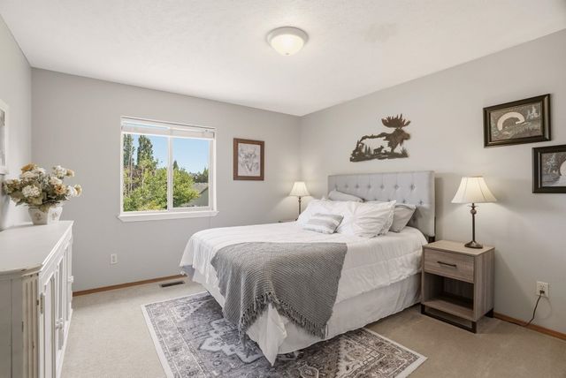 2203 S Steen Rd, Veradale, WA 99037