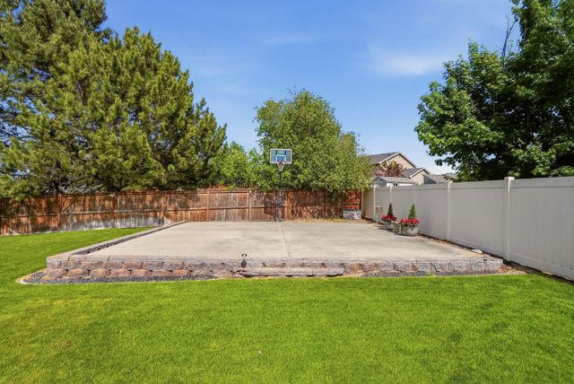 2203 S Steen Rd, Veradale, WA 99037