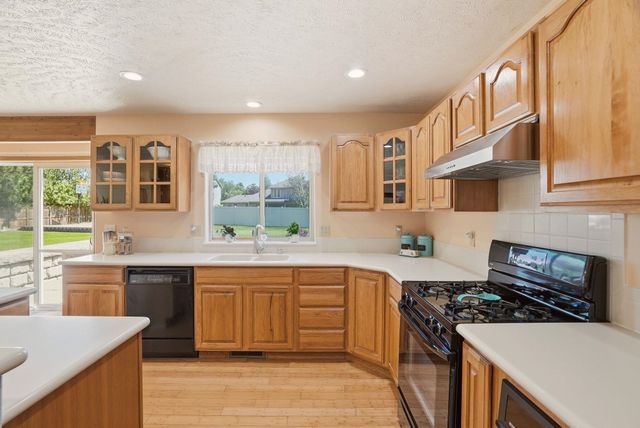 2203 S Steen Rd, Veradale, WA 99037