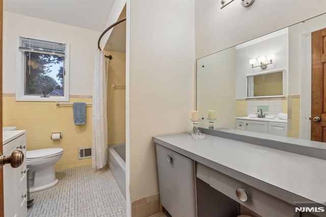 419 Hopper Avenue, Ridgewood, NJ 07450