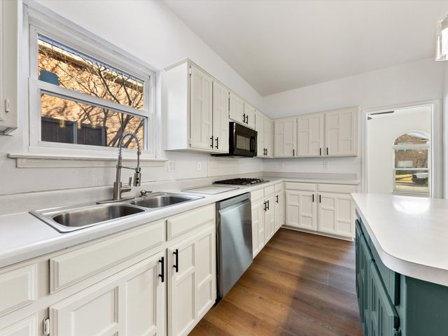 2213 Loretta Lane, Rowlett, TX 75088