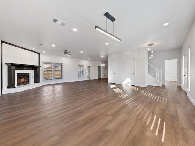 2213 Loretta Lane, Rowlett, TX 75088