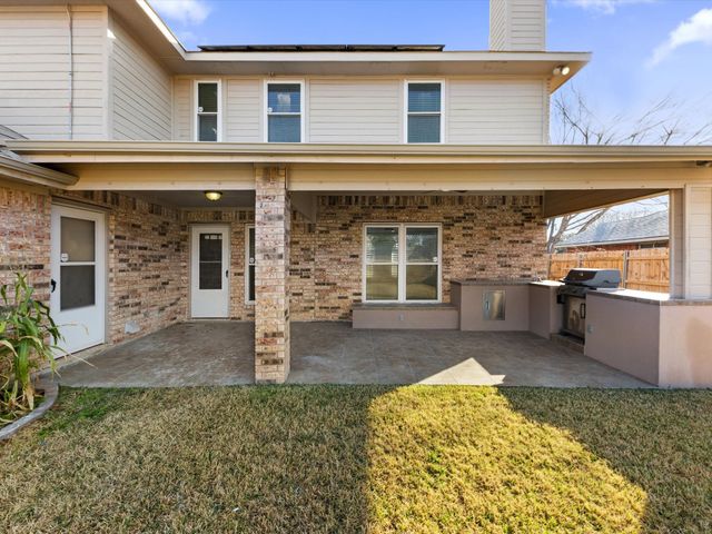 2213 Loretta Lane, Rowlett, TX 75088