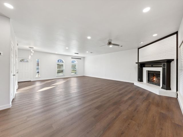 2213 Loretta Lane, Rowlett, TX 75088