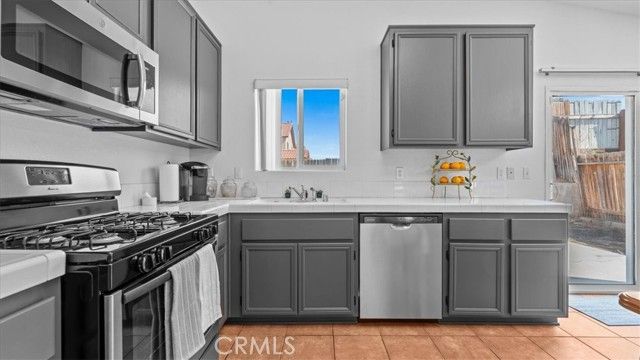 12733 Appian Avenue, Victorville, CA 92395