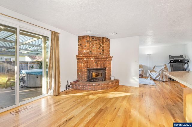 1247 Lottie Ln NW, Salem, OR 97304