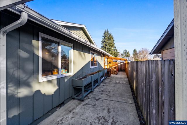 1247 Lottie Ln NW, Salem, OR 97304