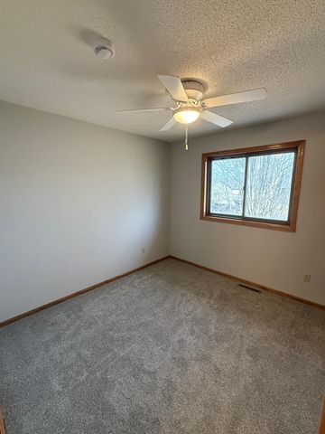 4453 Helena Road N, Oakdale, MN 55128