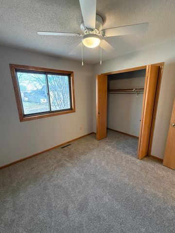 4453 Helena Road N, Oakdale, MN 55128