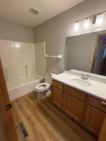 4453 Helena Road N, Oakdale, MN 55128