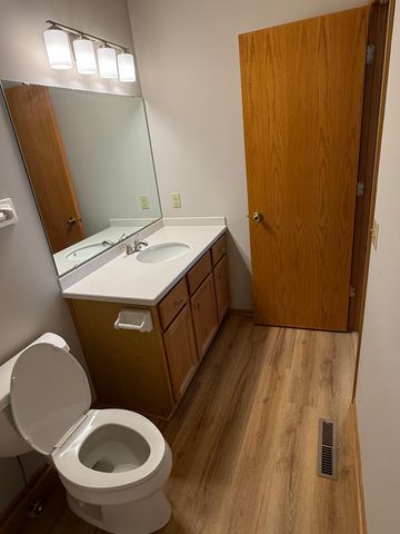 4453 Helena Road N, Oakdale, MN 55128