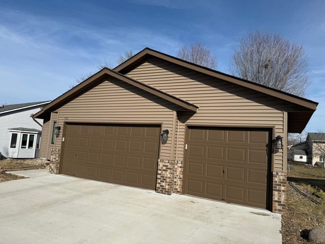 4453 Helena Road N, Oakdale, MN 55128