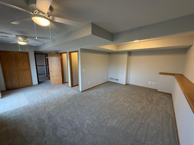 4453 Helena Road N, Oakdale, MN 55128