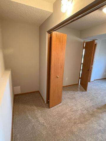 4453 Helena Road N, Oakdale, MN 55128