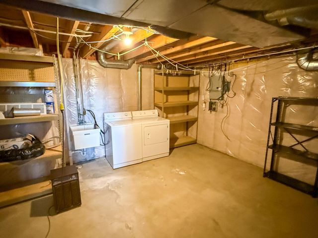 4453 Helena Road N, Oakdale, MN 55128