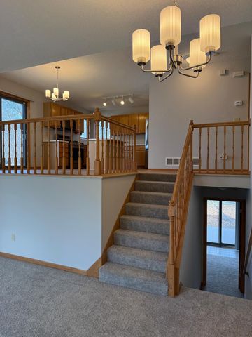 4453 Helena Road N, Oakdale, MN 55128