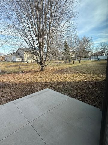 4453 Helena Road N, Oakdale, MN 55128