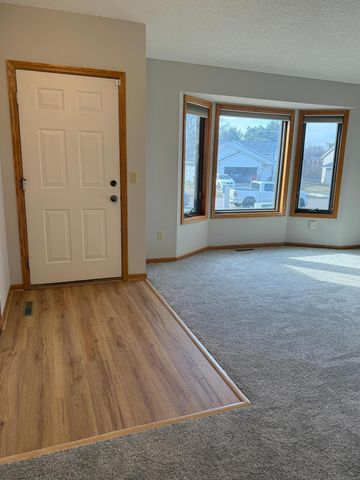 4453 Helena Road N, Oakdale, MN 55128