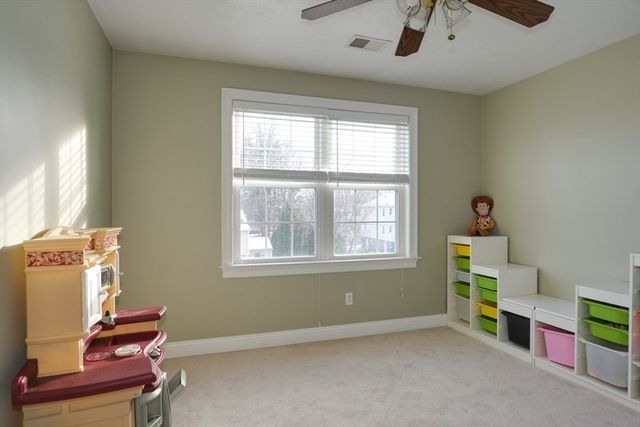 18 Lincoln Ave, Millbury, MA 01527