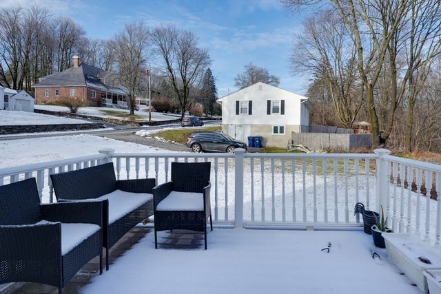 18 Lincoln Ave, Millbury, MA 01527