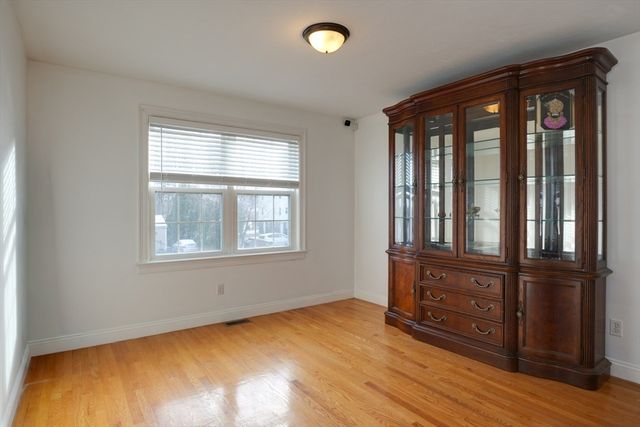 18 Lincoln Ave, Millbury, MA 01527