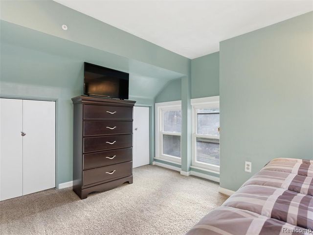 1701 Eason, Waterford, MI 48328